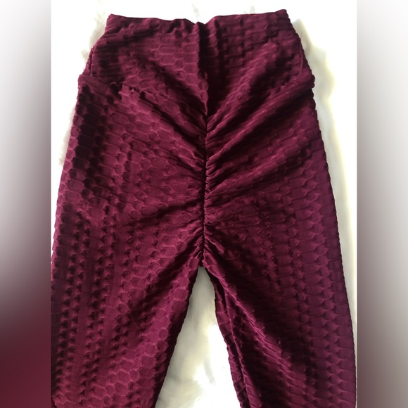 Scrunch Booty Leggings - Picture 1 of 3